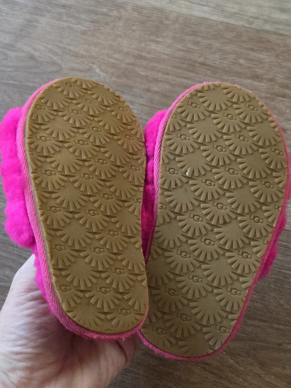 Ugg Girls Toddler Baby Fuzzy Hot Pink Slide Slippers size 9